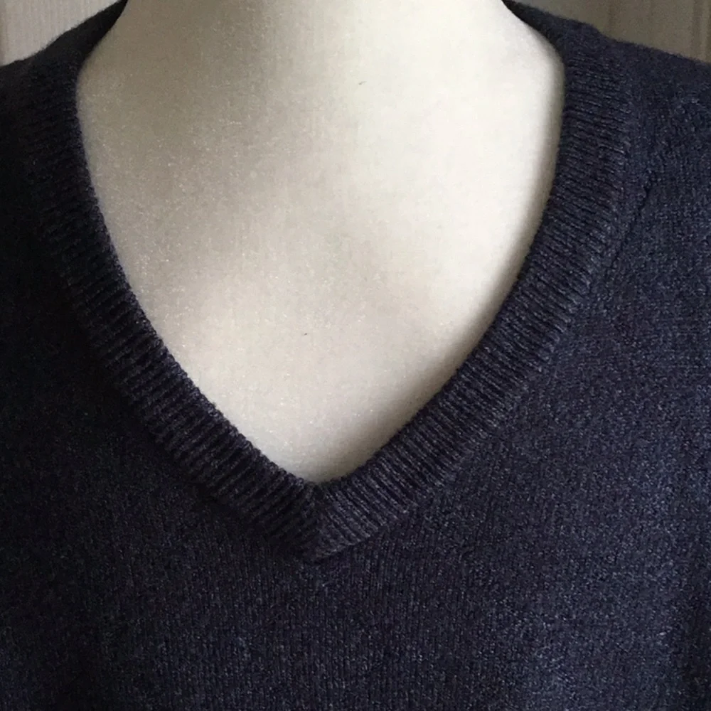 Geoffrey Beene Classic Navy Blue V-Neck Knit Argyle Texture Sweater SizeM Preppy